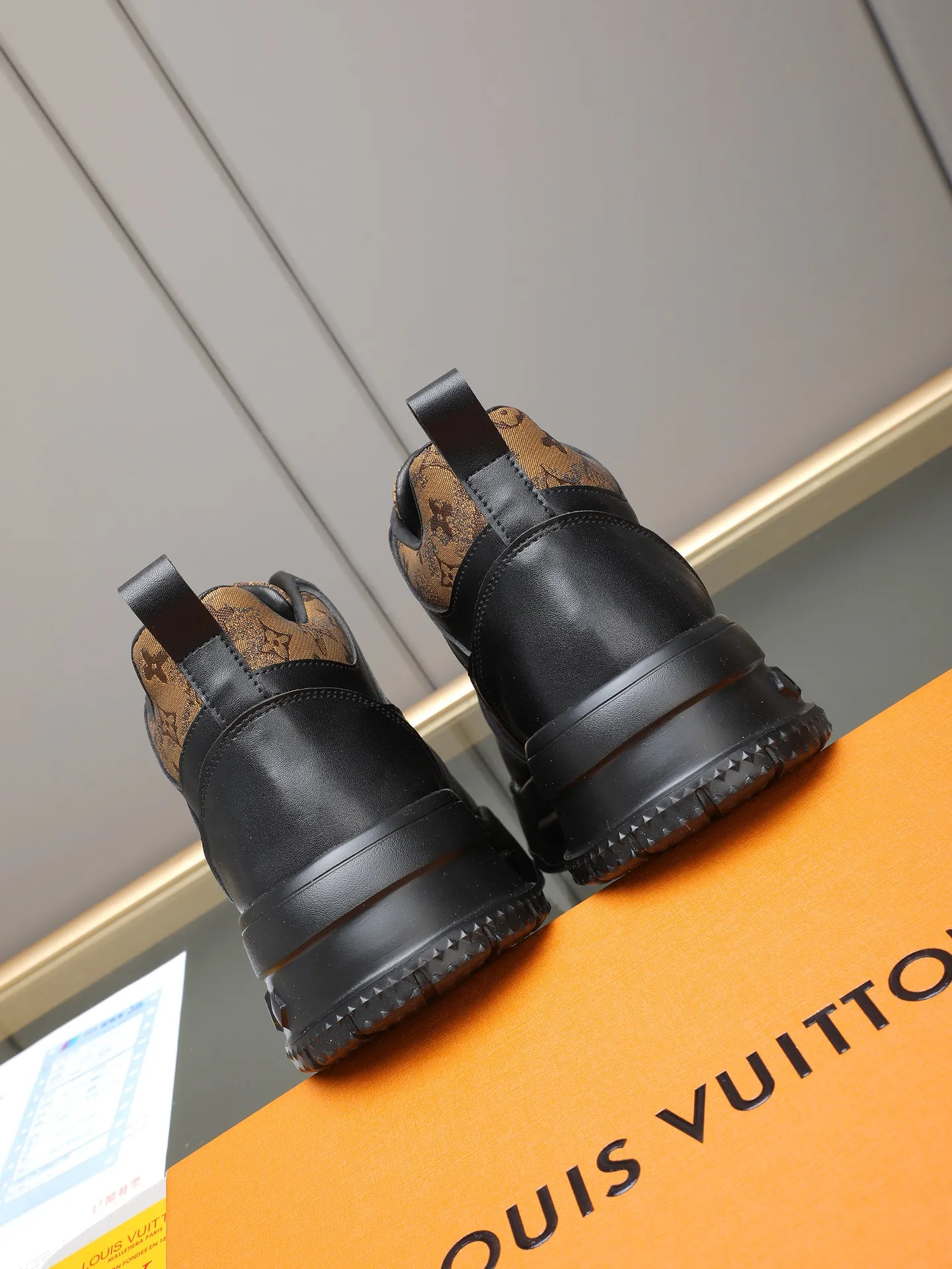 PP460 High Top Men's [LV] Autumn and winter high top classic hot style💝 👣👣Perfect last shape, beautiful design style 💋 💋This winter is no longer cold😢😢Cow leather➕LV special material➕Breathable sheep lining➕Non-slip and wear-resistant foam air cushion outsole🎩A must-have for fashionable men❗Number: 38-44 (45 custom-made) The real thing looks better🎬The real thing looks better👅, 5 colors to choose from